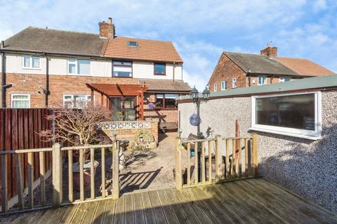 3 bedroom semi-detached house for sale, Fewston Avenue, West Yorkshire WF1