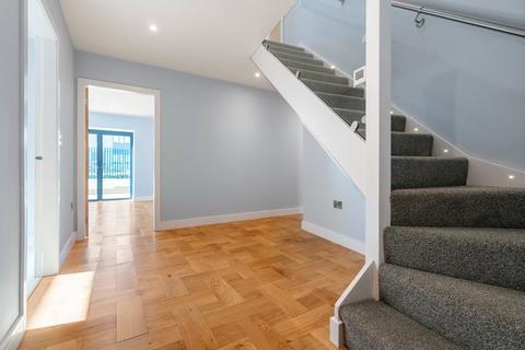 4 bedroom cottage for sale, Dam Top, Halifax HX6