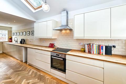 4 bedroom semi-detached house to rent, Arncliffe Road, Harrogate, HG2