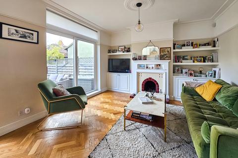 4 bedroom semi-detached house to rent, Arncliffe Road, Harrogate, HG2