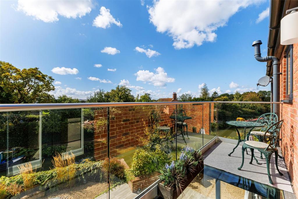 97737 Millside Honeystreet (22).jpg