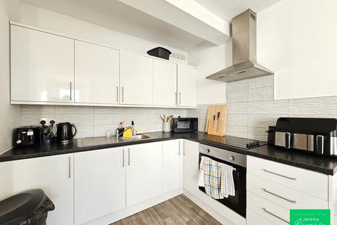 2 bedroom apartment to rent, High Road, East Finchley