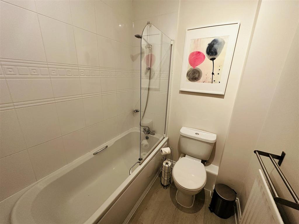 Bathroom.jpg