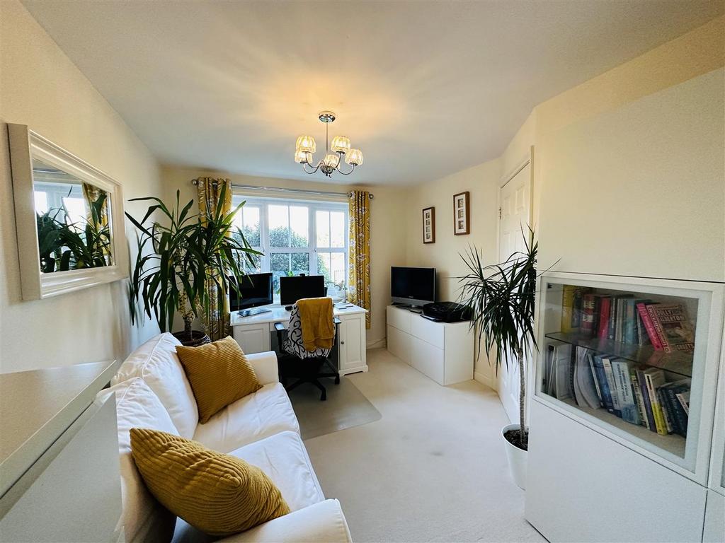 Bedroom 5.jpg