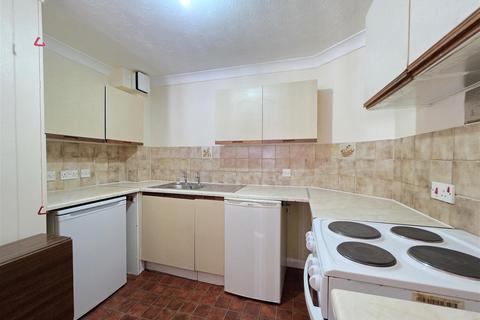 1 bedroom flat for sale, Golding Court, Riverdene Road, Ilford