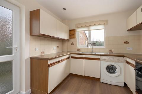 3 bedroom semi-detached house to rent, Elm Wood Close, Swalecliffe, Whitstable