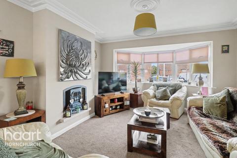 3 bedroom terraced house for sale, Front Lane, Upminster