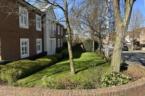 2 bedroom ground floor flat for sale, Ivor Court, Chalgrove Gardens, London, N3