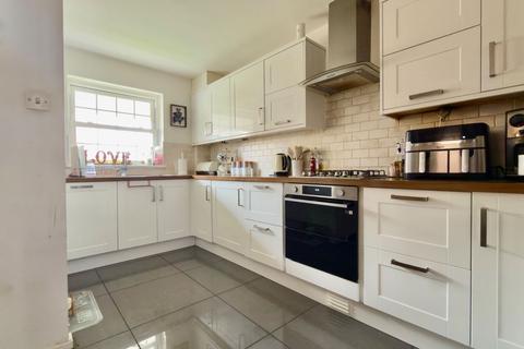 4 bedroom link detached house for sale, Hurst Place, Rainham ME8