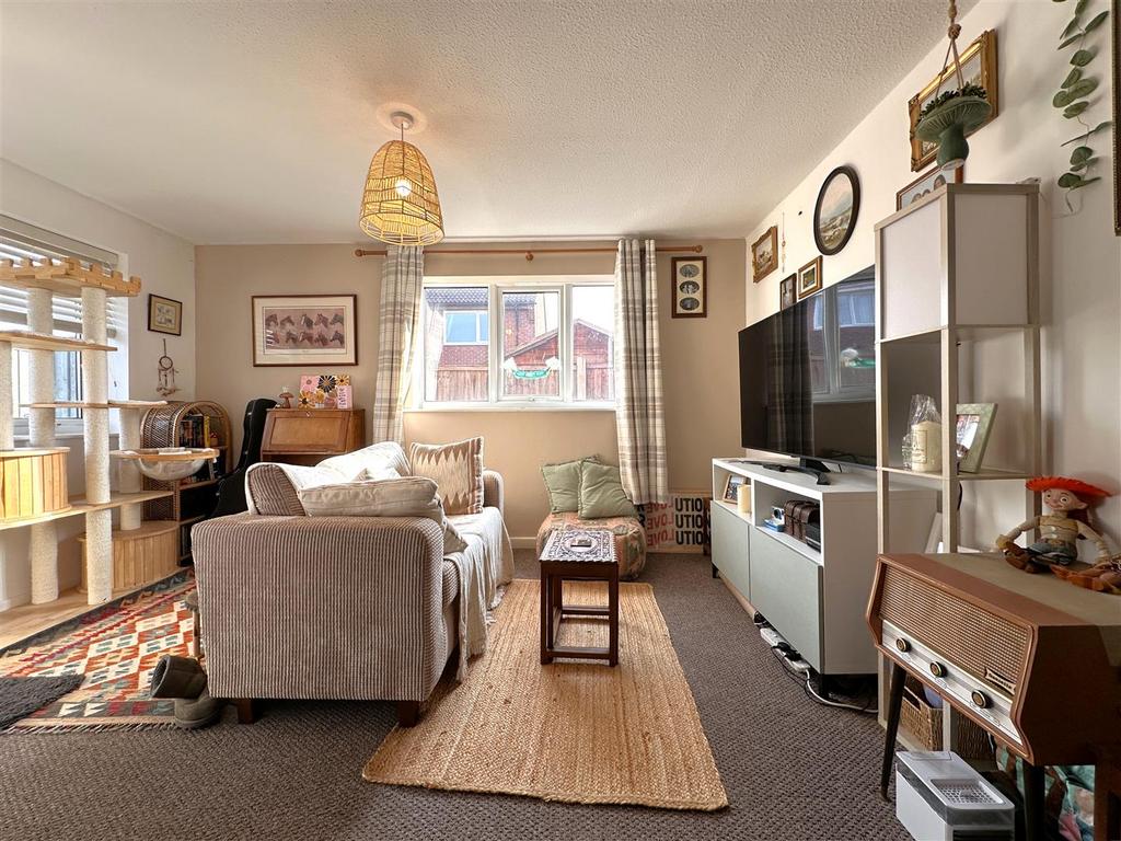 Lovely Living Space765