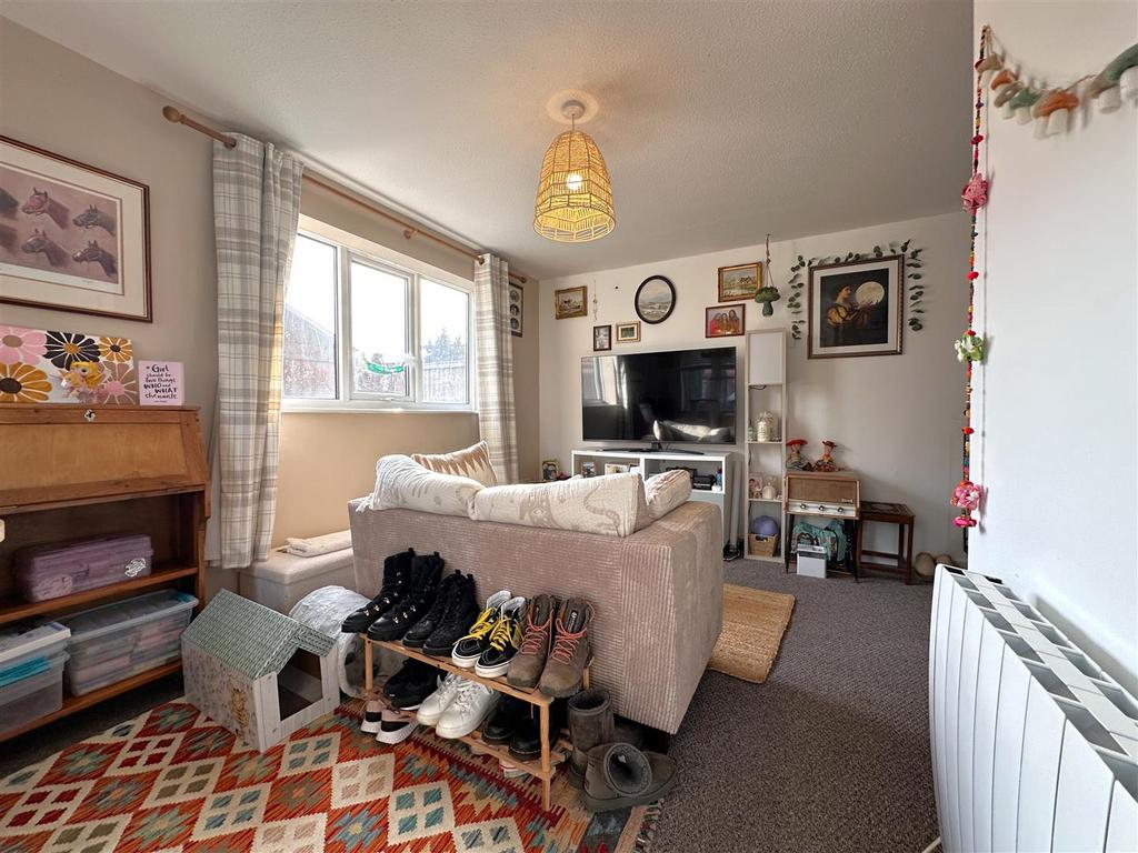 Dual-Aspect Living Space 753