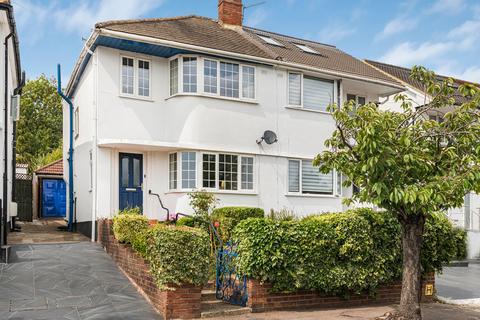 undefined, Grants Close, London, NW7