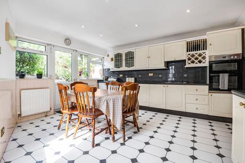 undefined, Grants Close, London, NW7