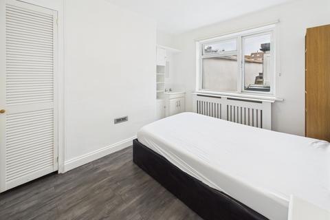 1 bedroom end of terrace house to rent, North Street, Exeter, EX1