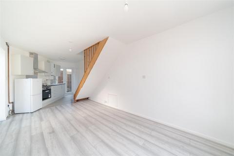 1 bedroom house for sale, Lessness Road, Morden SM4