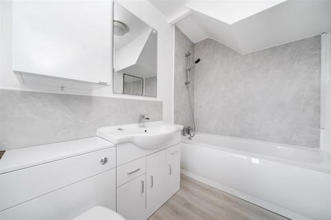 1 bedroom house for sale, Lessness Road, Morden SM4