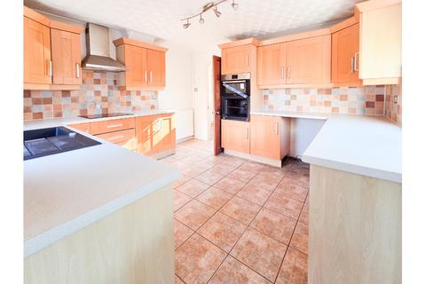 3 bedroom semi-detached house for sale, Dunkery Road, Bridgwater, TA6