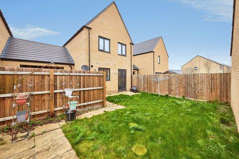 3 bedroom semi-detached house for sale, Eagle Way, Cambridge, CB24