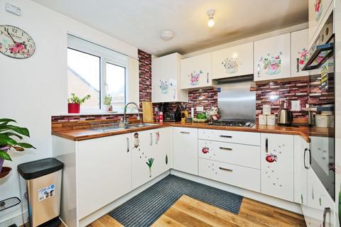 3 bedroom semi-detached house for sale, Eagle Way, Cambridge, CB24