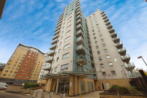 2 bedroom flat for sale, Axon Place, Ilford, IG1