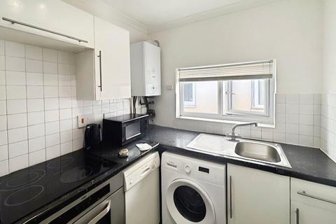 1 bedroom flat to rent, Gresham Road, Surrey TW18