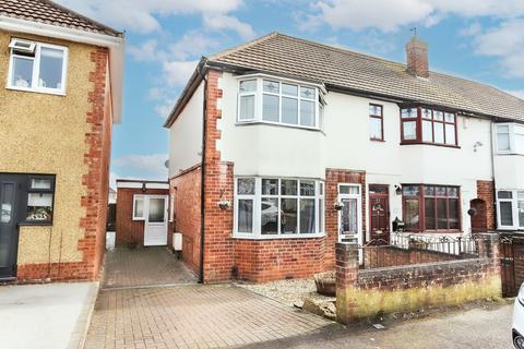3 bedroom end of terrace house for sale, Second Avenue, Wellingborough NN8