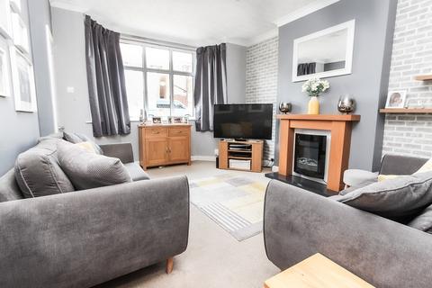 3 bedroom end of terrace house for sale, Second Avenue, Wellingborough NN8