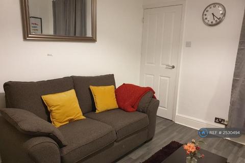4 bedroom terraced house to rent, Manfield Road, Northampton, NN1