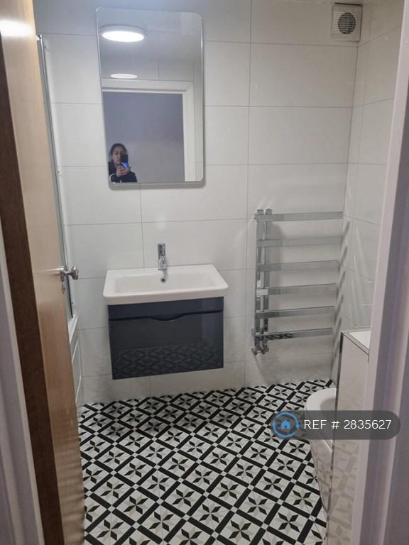 Modern New Bathroom