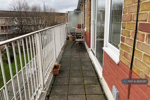 2 bedroom flat to rent, Rock Grove Way, London, SE16