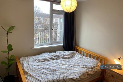 2 bedroom flat to rent, Rock Grove Way, London, SE16