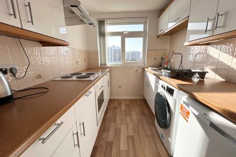 2 bedroom apartment to rent, Elizabeth Court, Grove Road, Bournemouth