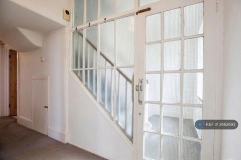 1 bedroom flat to rent, Church Terrace, London, SE13