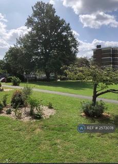 2 bedroom flat to rent, Cameford Court, London, SW2