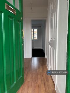 2 bedroom flat to rent, Cameford Court, London, SW2