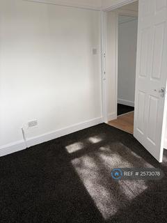 2 bedroom flat to rent, Cameford Court, London, SW2