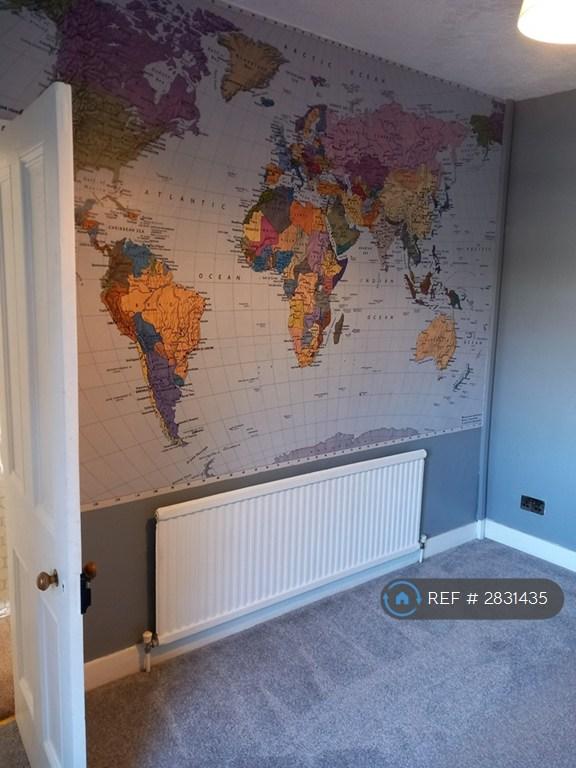 Middle Bedroom