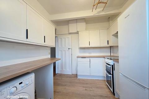 2 bedroom flat to rent, Hazelwood Lane, Palmers Green, N13