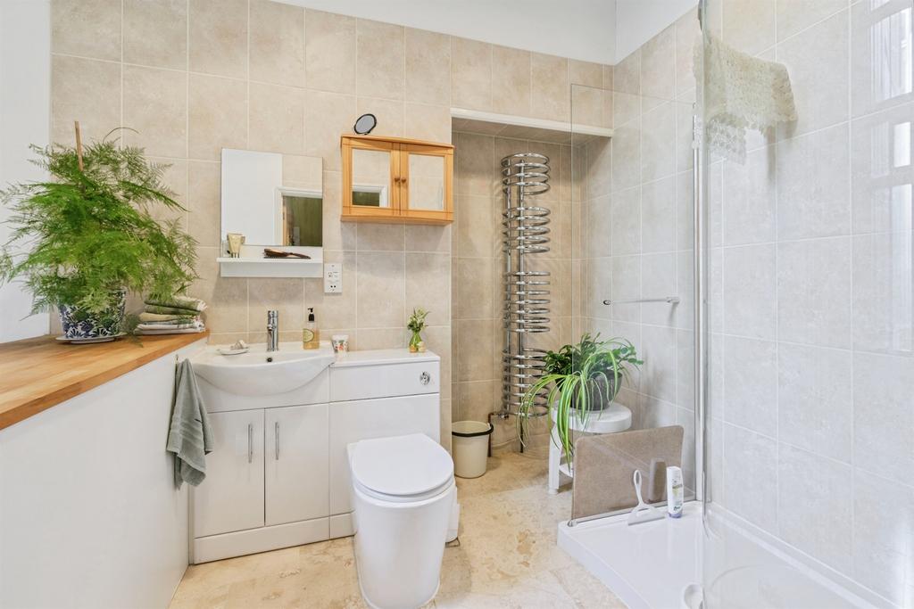 Utility Room/ Bathroom
