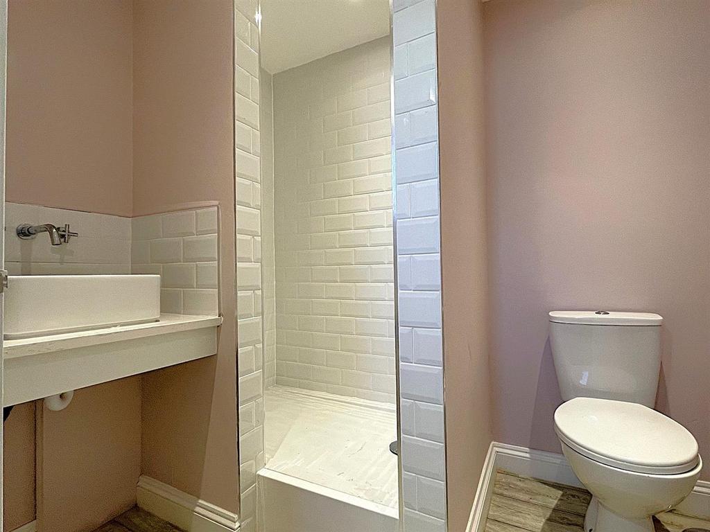 Shower room.jpg