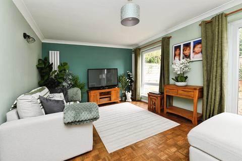 3 bedroom terraced house for sale, Roslings Close, Chelmsford