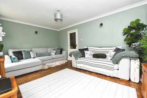 3 bedroom terraced house for sale, Roslings Close, Chelmsford