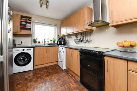 3 bedroom terraced house for sale, Roslings Close, Chelmsford