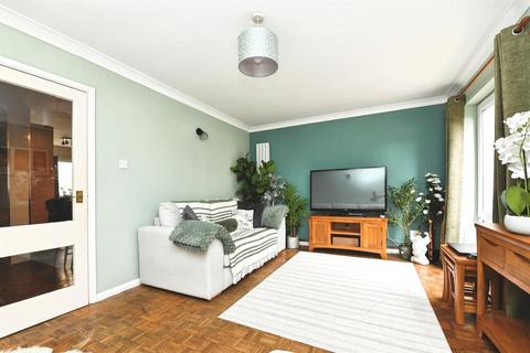 3 bedroom terraced house for sale, Roslings Close, Chelmsford