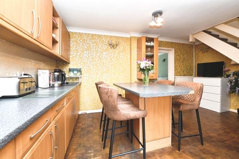 3 bedroom terraced house for sale, Roslings Close, Chelmsford