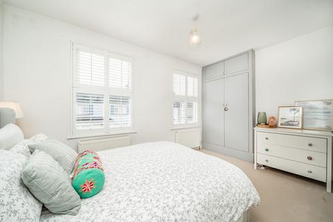 3 bedroom terraced house to rent, Newton Road, Isleworth TW7