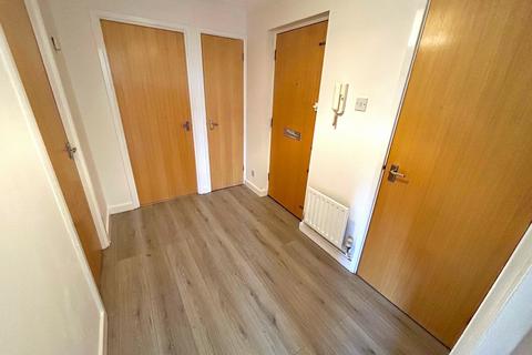 2 bedroom flat for sale, Monkwood Close, Romford