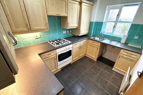 2 bedroom flat for sale, Monkwood Close, Romford