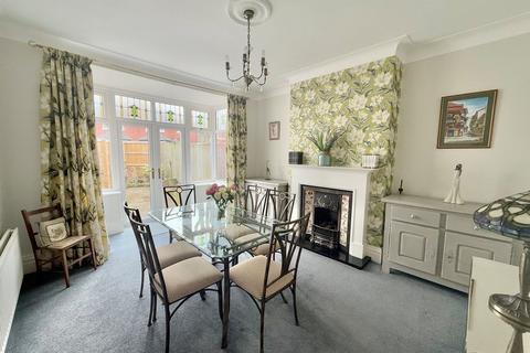 3 bedroom end of terrace house for sale, Percy Gardens, Whitley Bay NE25