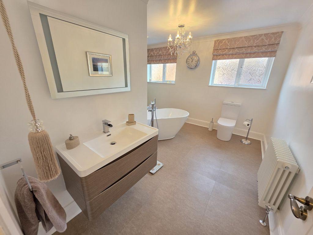 Bathroom/Shower Room